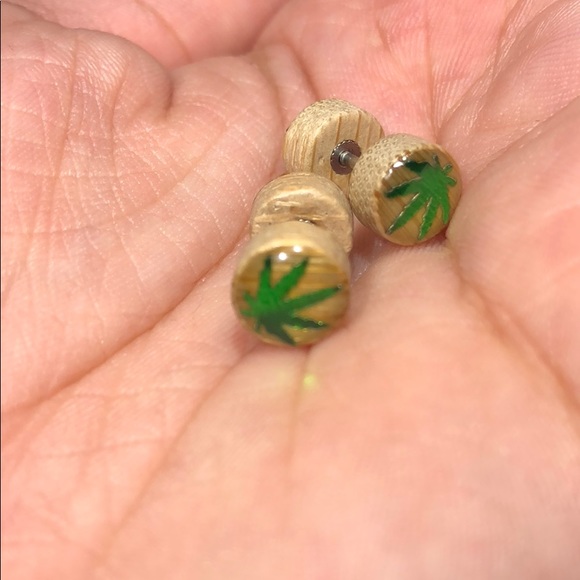 Natural Wood - Fake plugs - Picture 4 of 4